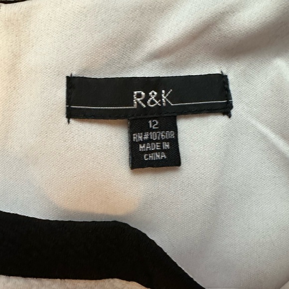 Color Block Sleeveless Dress - R&K - Picture 9 of 13